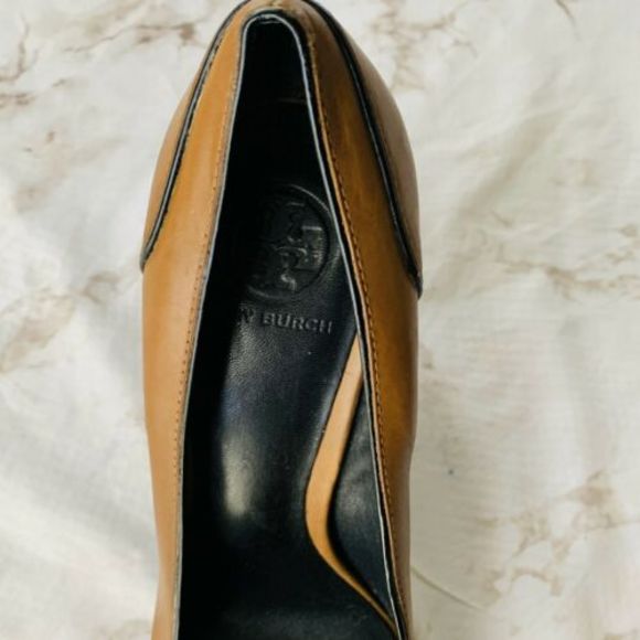 Tory Burch Camel Chunky Buckle Round Toe Pumps - Picture 5 of 6